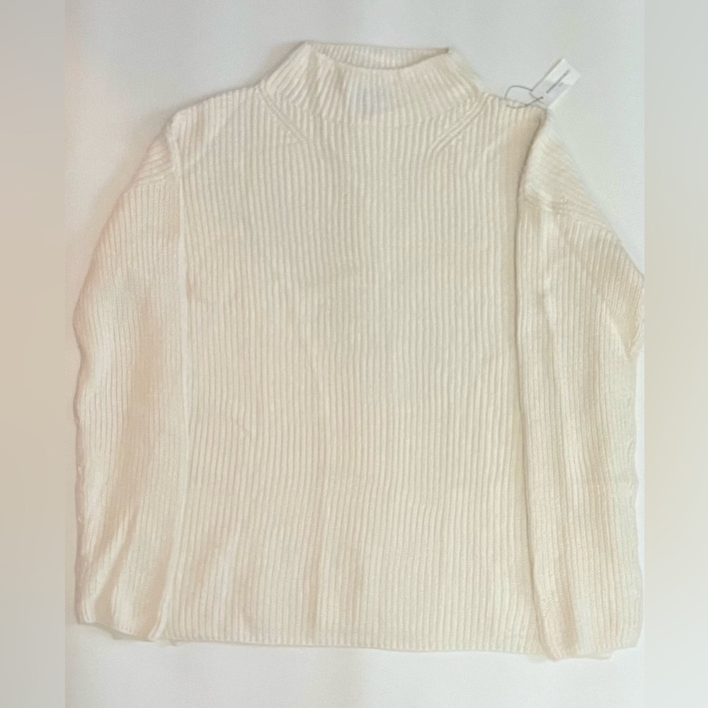 Cream Banana Republic Knit Sweater